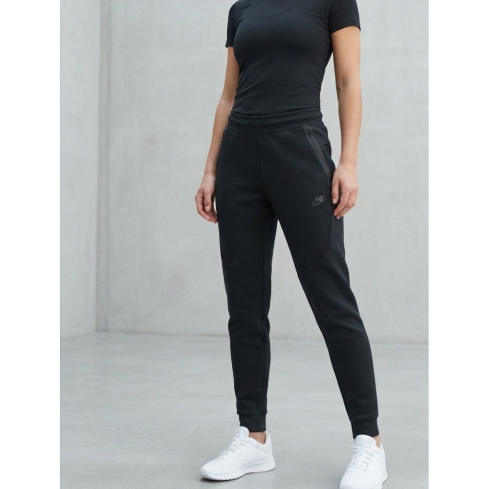 Nike Tech Fleece Joggers Slim Fit Tapered Sweatpants Black 803575-010 Medium